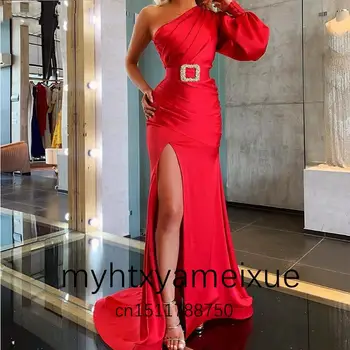 Seksi crveni prom haljina Sirena 2021 Satin nabora s visokim prorezom dugi rukav Vestido De Gala Na jedno rame Ženske večernje haljine